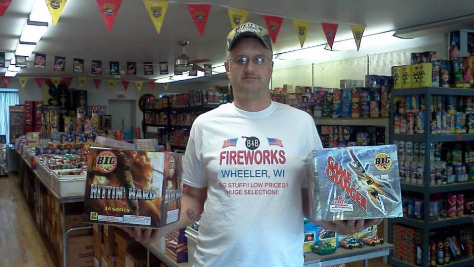 bb fireworks, b&b fireworks, fire works retailer, wheeler, wi, wisconsin